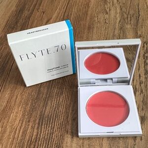 FLYTE 70 Hazy Cheek  Creme